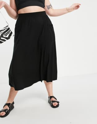 black midi skirt with pockets