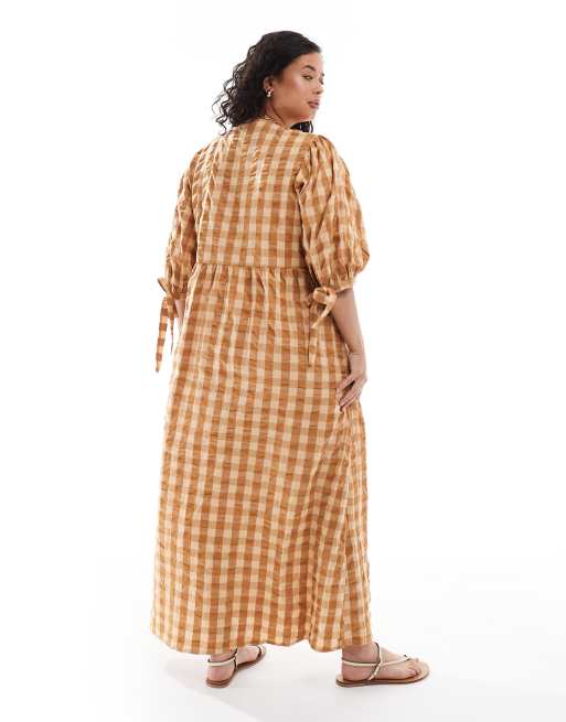 ASOS DESIGN Curve - Midi-smockjurk met overslag en gingham ruit in stone, 4 van 4