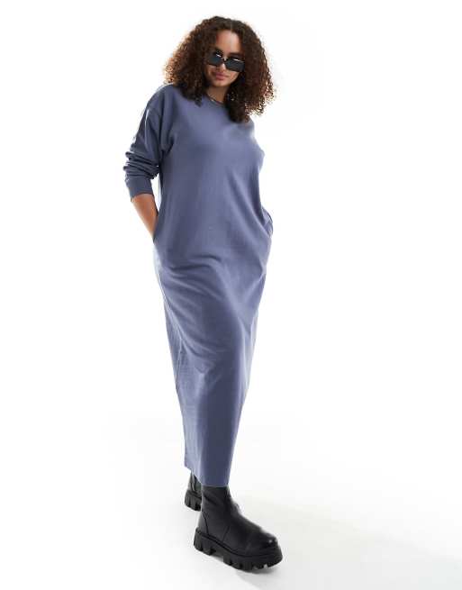 Sweatshirt dress with clearance pockets