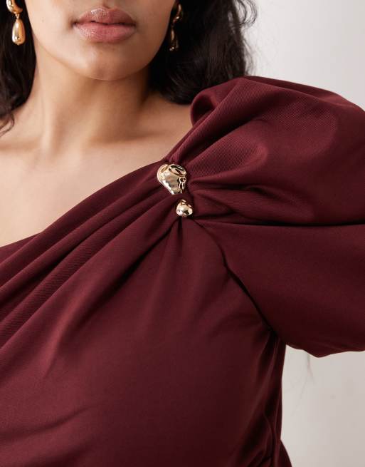 ASOS DESIGN Curve – Midikleid in Beerenrot mit abfallender Schulterpartie, Zierbesatz und Puffärmeln, 3 von 4