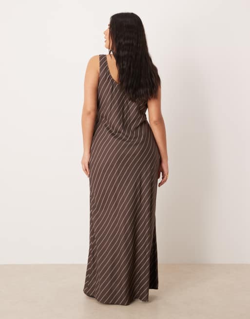 ASOS DESIGN Curve – Midikleid in Schokobraun mit Streifenmuster, U-Ausschnitt und Bindedetail vorne, 4 von 4