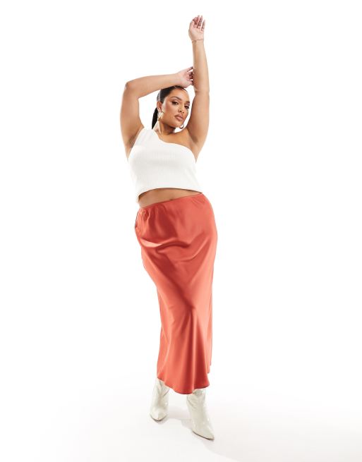 ASOS DESIGN Curve - Midirok van schuin gesneden satijn in winter terracotta