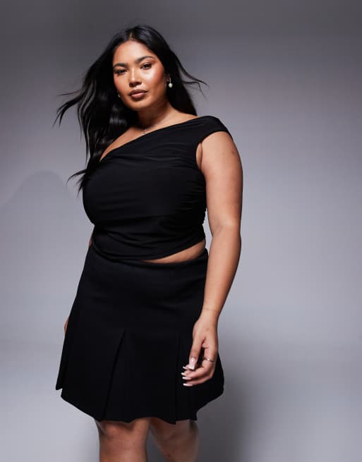 ASOS DESIGN Curve – Mini-Faltenrock aus Twill in Schwarz, 5 von 5