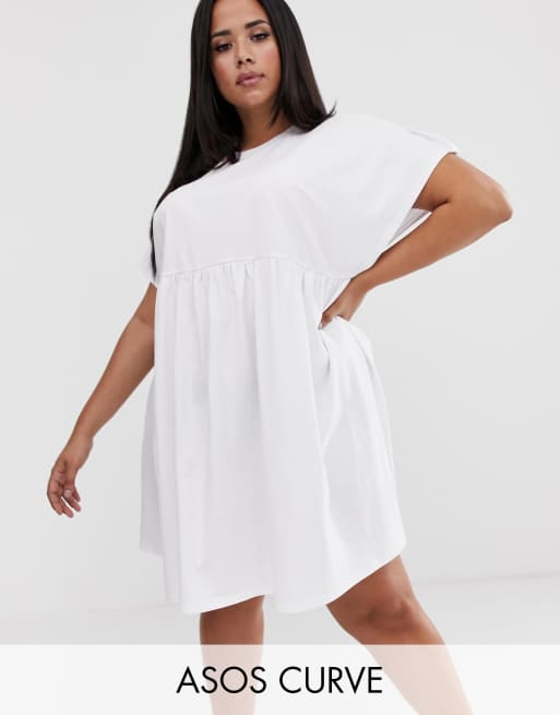 ASOS DESIGN Curve - Mini gesmokte jurk met knoop op de mouw in wit