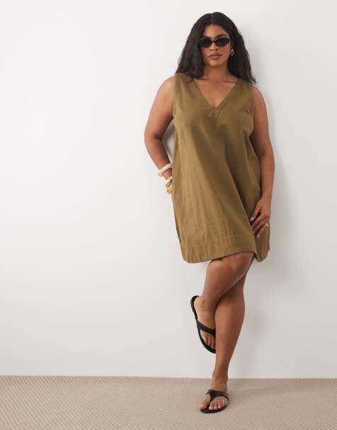 ASOS DESIGN Curve – Mini-Hängerkleid aus Baumwoll-Leinen in Moosgrün mit V-Ausschnitt - view 1