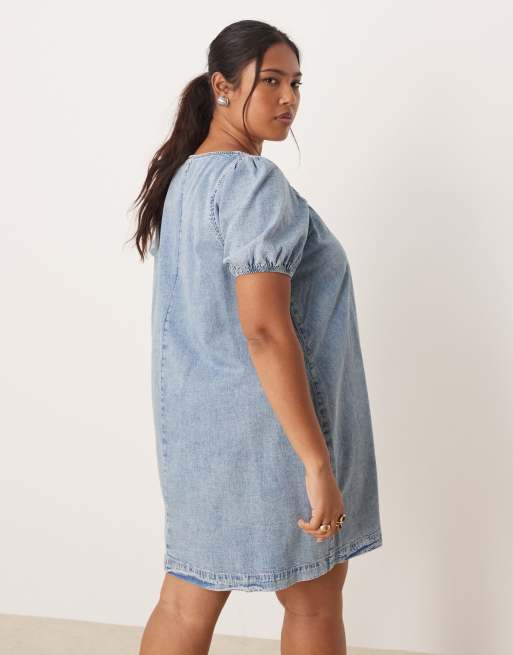 ASOS DESIGN Curve – Mini-Jeanskleid in heller Waschung mit Puffärmeln und Bindedetail, 3 von 4