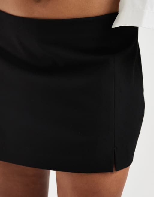 ASOS DESIGN Curve mini pelmet skort with split in black, 4 of 5