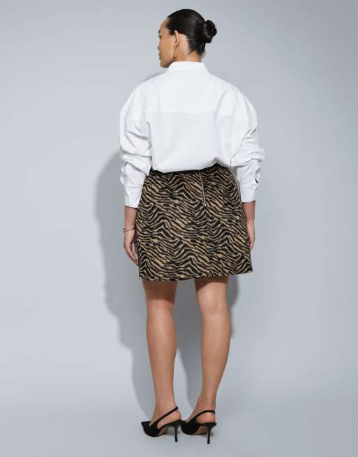 ASOS DESIGN Curve mini skirt in brushed animal print, 4 of 5