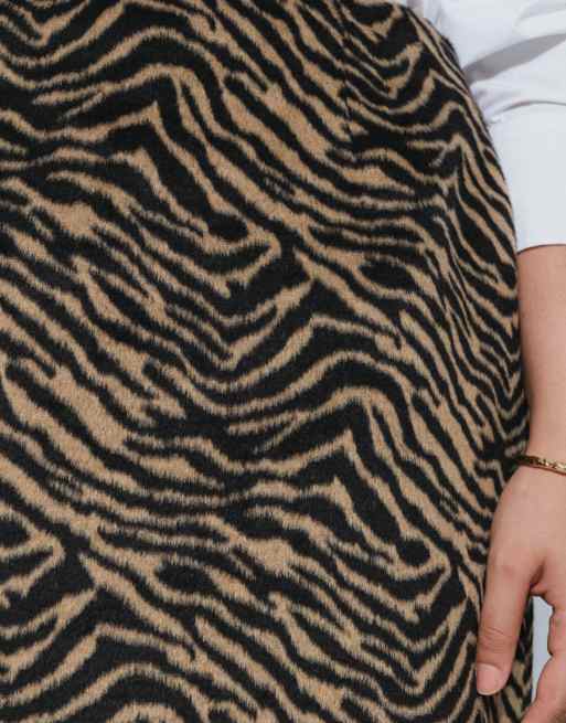 ASOS DESIGN Curve mini skirt in brushed animal print, 5 of 5