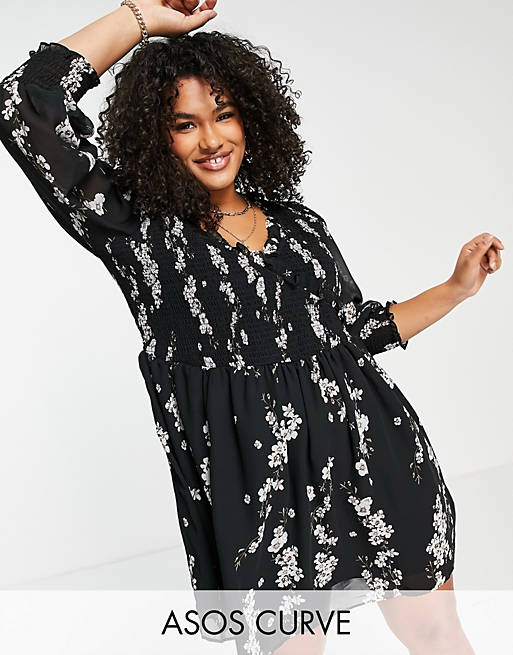  Curve mini smock dress with shirred cuffs in black floral print 