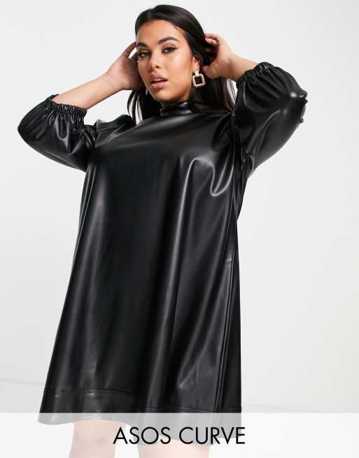 ASOS DESIGN Curve - Mini-swingkjole i PU med læderlook 