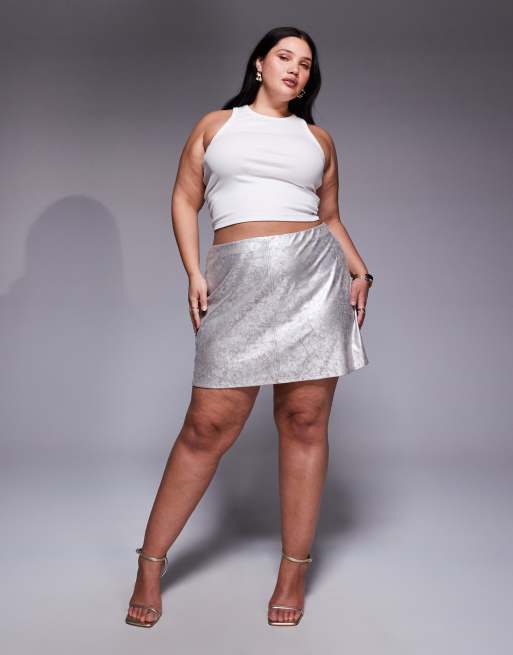 ASOS DESIGN Curve - Minigonna in pelle sintetica metallizzata, 2 di 5