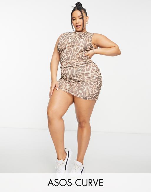 ASOS DESIGN Curve - Minikjole uden ærmer i rynket mesh med leopardprint 