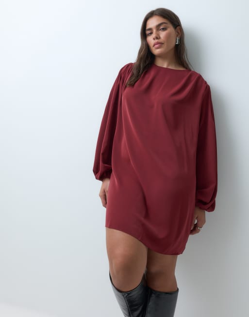 ASOS DESIGN Curve miniklänning med rund halsringning och volymärm i vinröd, 2 av 5