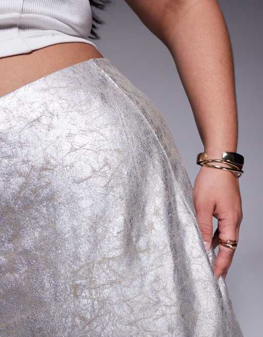 ASOS DESIGN Curve – Minirock aus Metallic-Kunstleder, 3 von 5