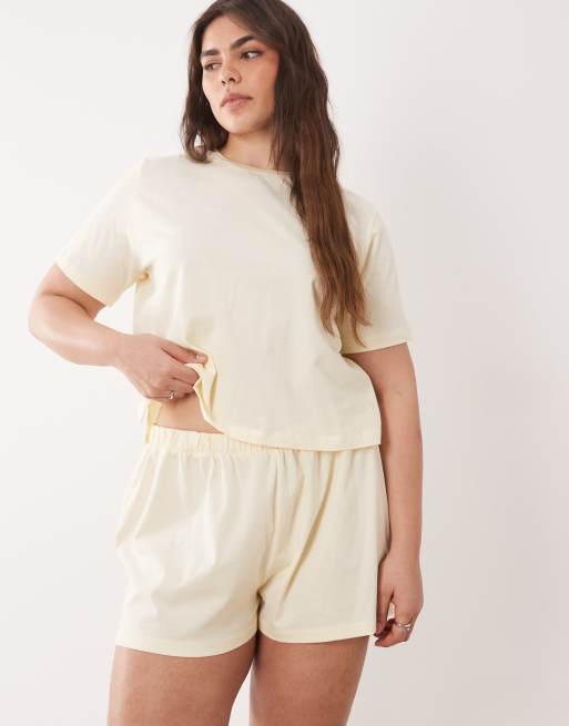 ASOS DESIGN Curve Mix and Match cotton pyjama shorts in buttermilk, 2 of 5