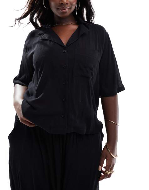 ASOS DESIGN Curve mix & match crinkle boxy beach shirt in black - view 1