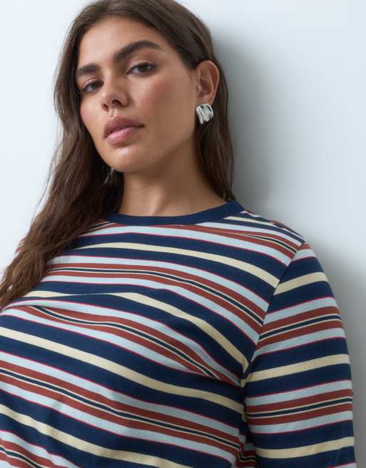 ASOS DESIGN Curve Mix & Match Langarm-Pyjamaoberteil mit Streifen in Blau und Braun, 3 von 5