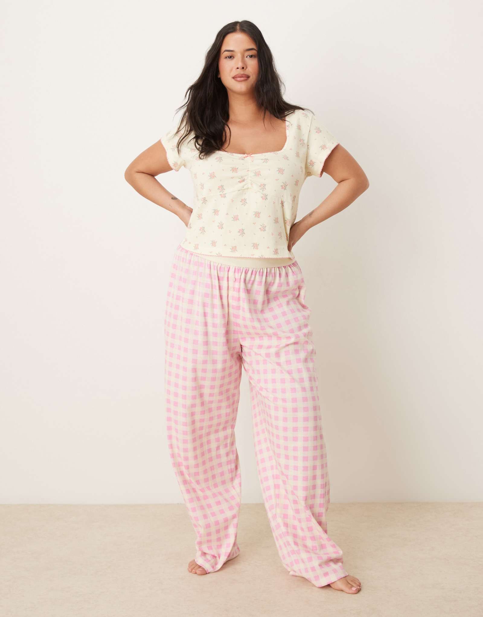 Пижамные брюки ASOS DESIGN Curve mix & match с открытым поясом в розовую полоску