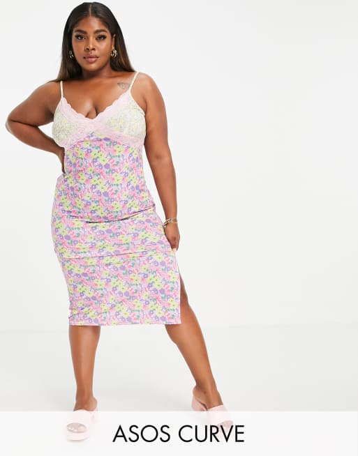 ASOS DESIGN Curve – Mixa & matcha – Blommig midi-slipklänning med spetskanter och smala axelband