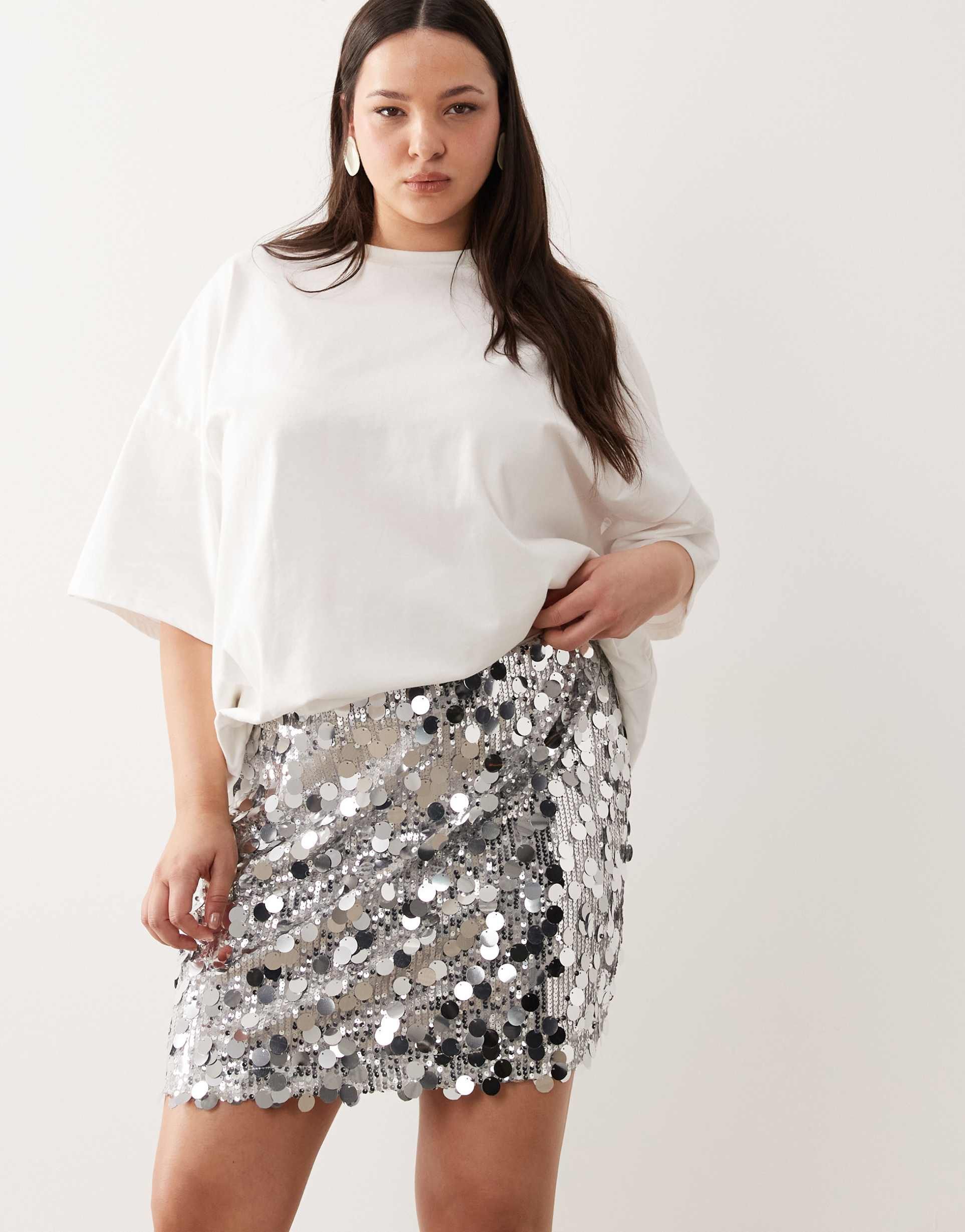 asos design curve mixed sequin mini skirt in silver
