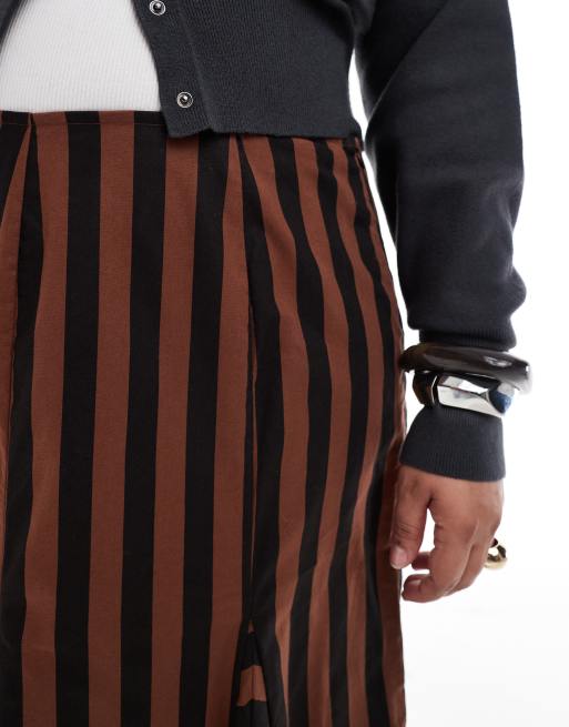 ASOS DESIGN Curve mixed stripe godet maxi skirt in black and brown stripe, 3 of 5