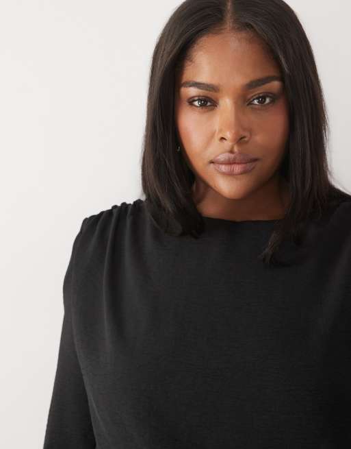 ASOS DESIGN Curve modesty batwing maxi dress in black, 4 of 4