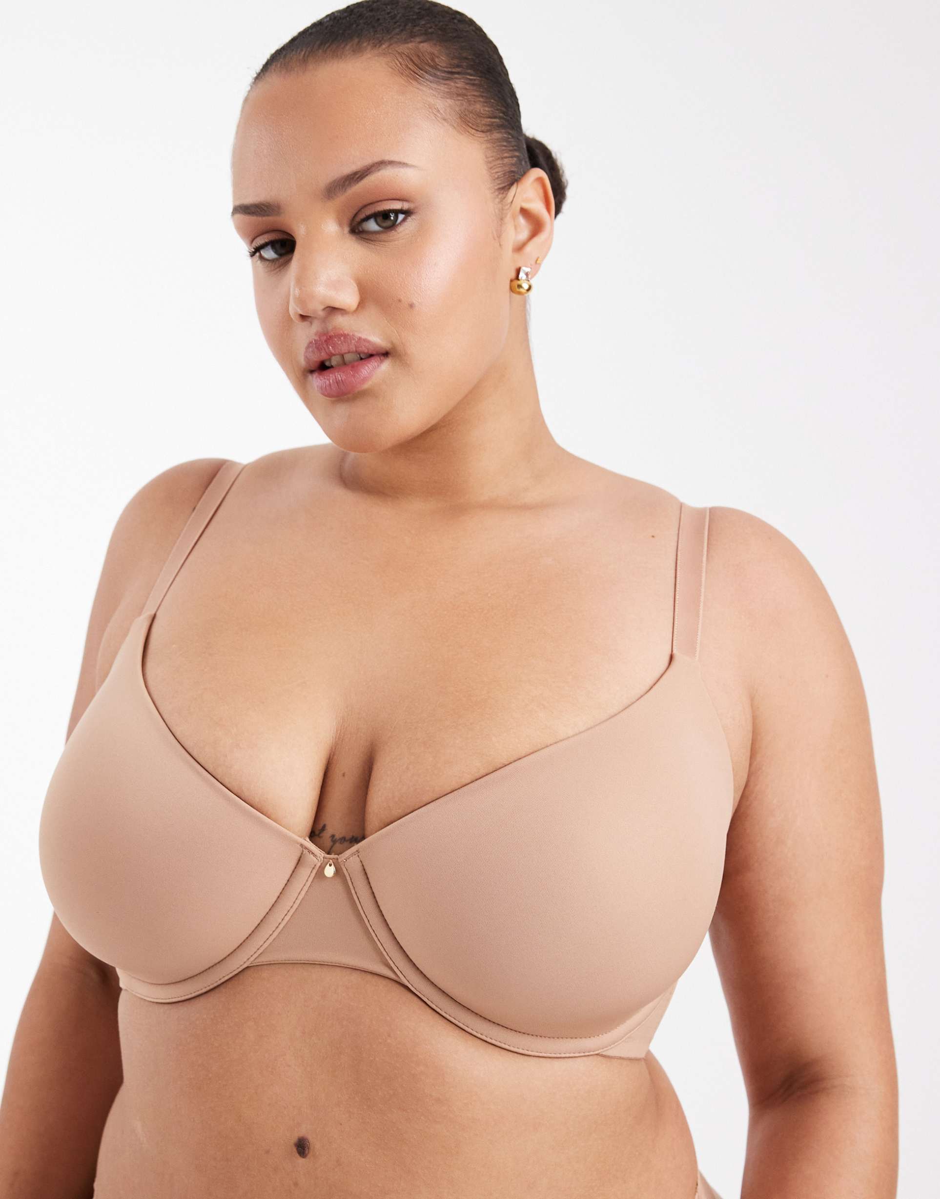 asos design curve molded t-shirt bra in beige