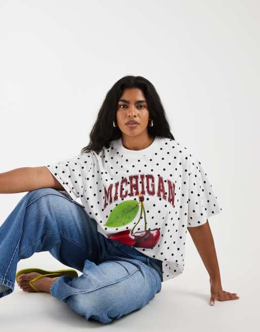 ASOS DESIGN Curve – Monokrom, prickig tröja i oversize med Michigan- och körsbärstryck, 3 av 4