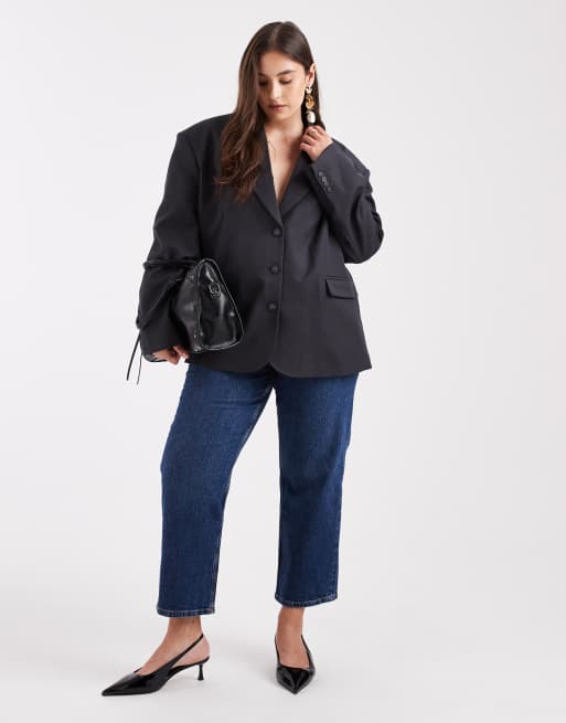 ASOS DESIGN Curve – Mörkgrå, figursydd kavaj i oversize med axelvaddar av ylletyg, 2 av 4