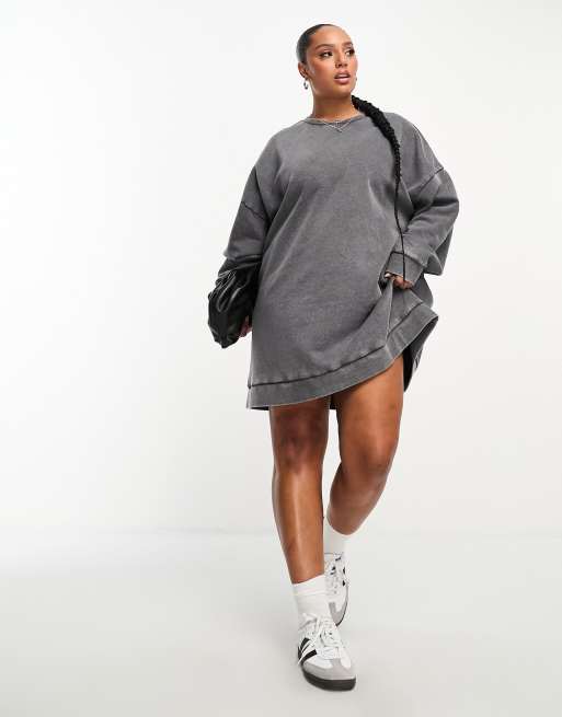 ASOS DESIGN Curve – Mörkgrå, stentvättad mini-sweatshirtklänning i oversize