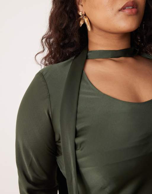 ASOS DESIGN Curve – Mörkgrön maxiklänning med långa ärmar, v-ringning och sjal, 3 av 4