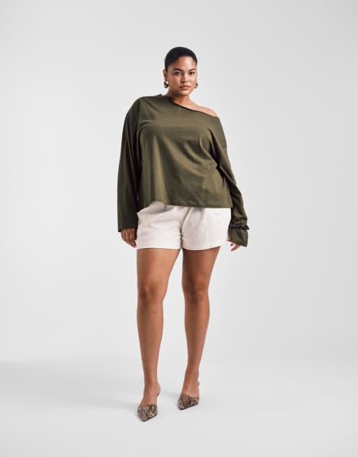ASOS DESIGN Curve - Mørk olivengrøn offshoulder-T-shirt med lange ærmer, 2 af 4