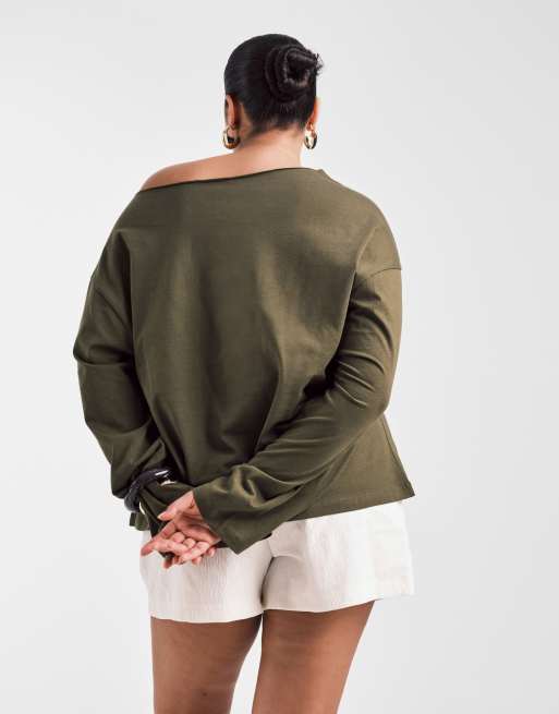 ASOS DESIGN Curve - Mørk olivengrøn offshoulder-T-shirt med lange ærmer, 4 af 4