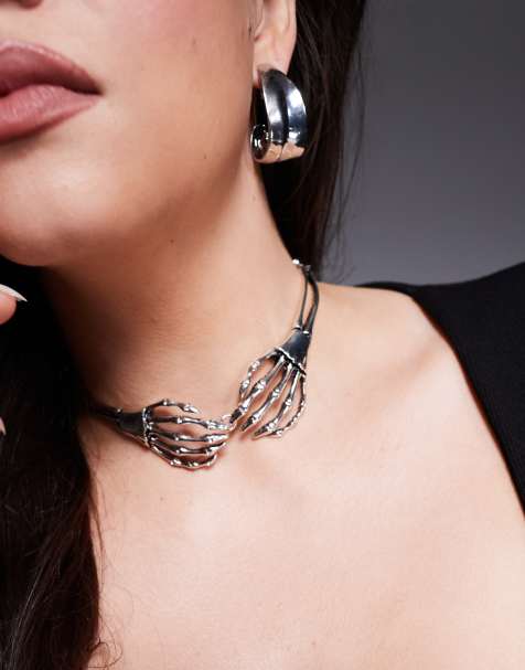 ASOS DESIGN Curve – Naszyjnik choker z motywem rąk szkieletu - view 1
