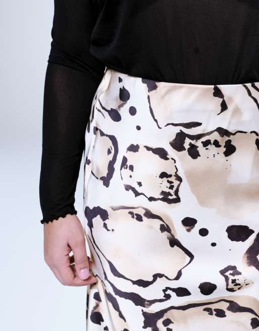 ASOS DESIGN Curve - Nederdel i satin med dyreprint og asymmetrisk snit samt blondekant, 3 af 5