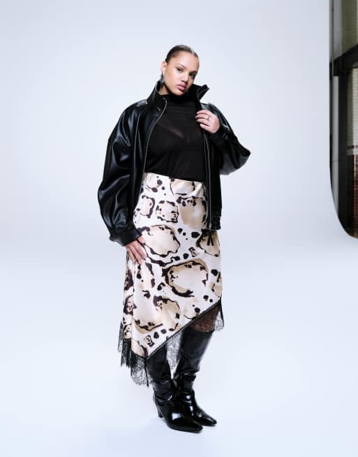 ASOS DESIGN Curve - Nederdel i satin med dyreprint og asymmetrisk snit samt blondekant, 5 af 5