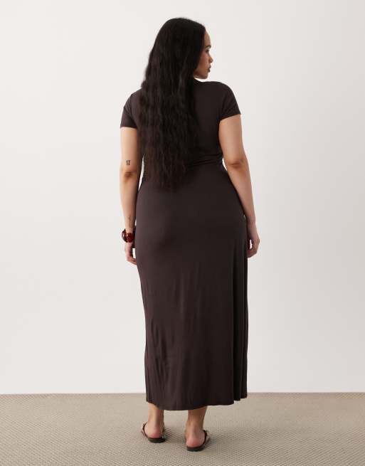 ASOS DESIGN Curve - Nette jurk met knopen aan de voorkant en gerimpelde taille in chocoladebruin, 4 van 4