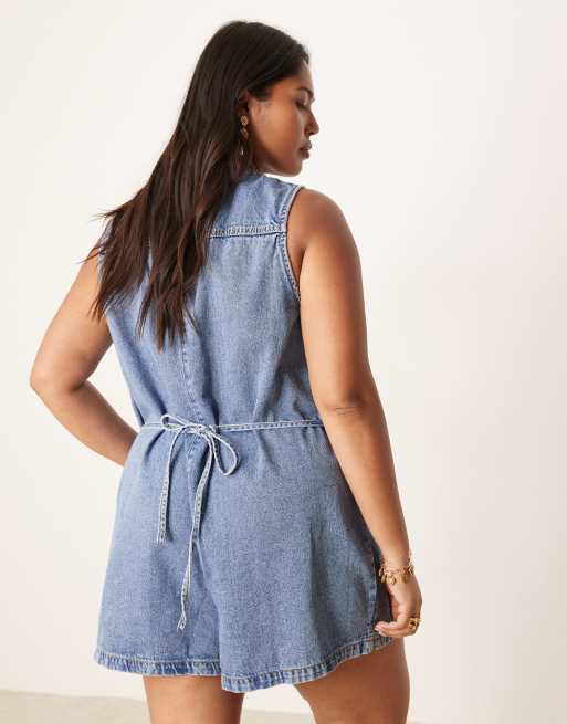 ASOS DESIGN Curve – Niebieski krótki jeansowy kombinezon z wiązaniem, 4 z 4