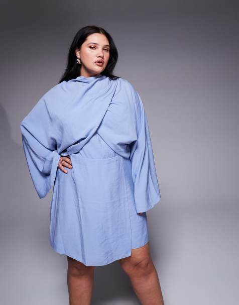 ASOS DESIGN Curve – Niebieski krótki kombinezon z kopertowym przodem, nietoperzowymi rękawami i zabudowanym dekoltem - view 1
