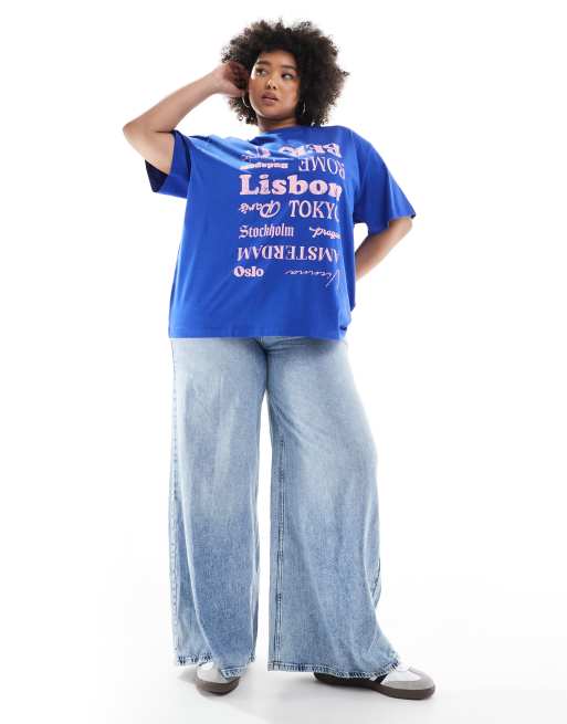 ASOS DESIGN Curve – Niebieski T-shirt oversize z nadrukiem nazw miast, 3 z 4