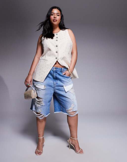  ASOS DESIGN Curve – Niebieskie jeansowe szorty bermudy z przetarciami