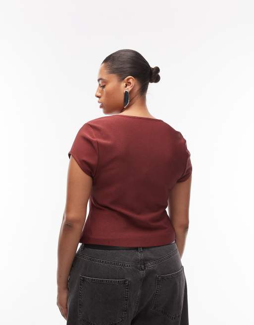 ASOS DESIGN Curve – Oberteil in Burgunderrot mit Bandagen-Design, eckigem Ausschnitt und Kappärmeln, 2 von 4