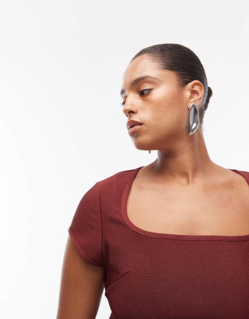 ASOS DESIGN Curve – Oberteil in Burgunderrot mit Bandagen-Design, eckigem Ausschnitt und Kappärmeln, 4 von 4