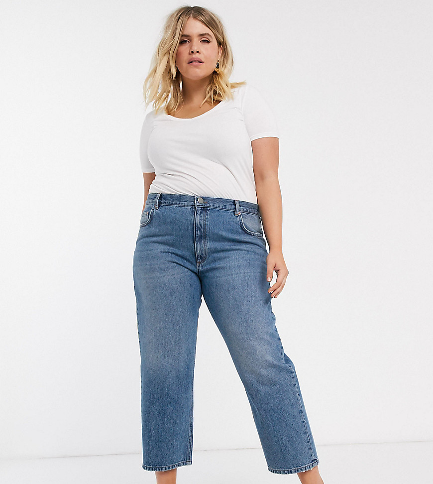 ASOS DESIGN Curve - 'off duty' jeans met rechte pijpen en halfhoge taille in mid vintage wash-Blauw