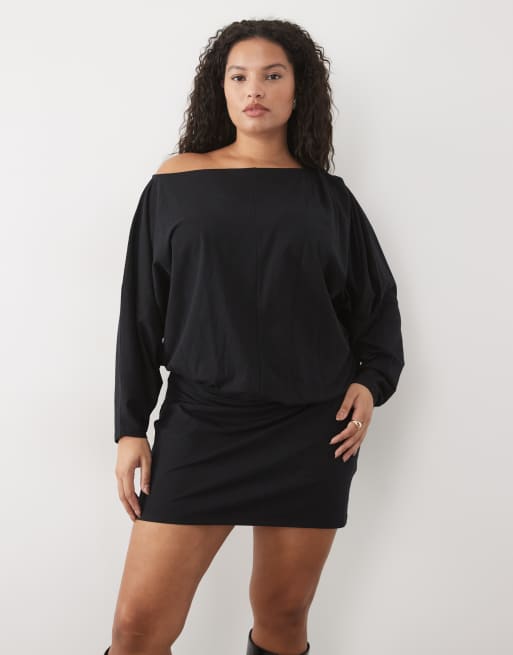 ASOS DESIGN Curve off shoulder batwing mini dress in black, 3 of 4