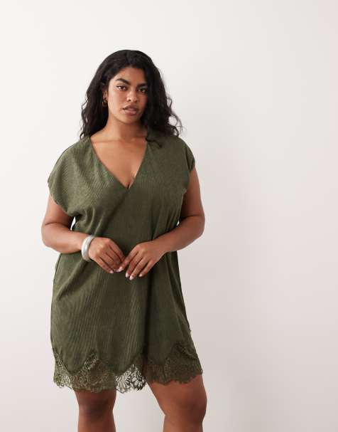 ASOS DESIGN Curve – Olivgrön, kort shiftklänning i manchester med v-ringning och spetskant - view 1