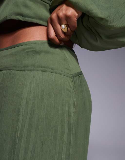 ASOS DESIGN Curve – Olivgrön maxikjol med sänkt midja och veck, del av set, 4 av 5