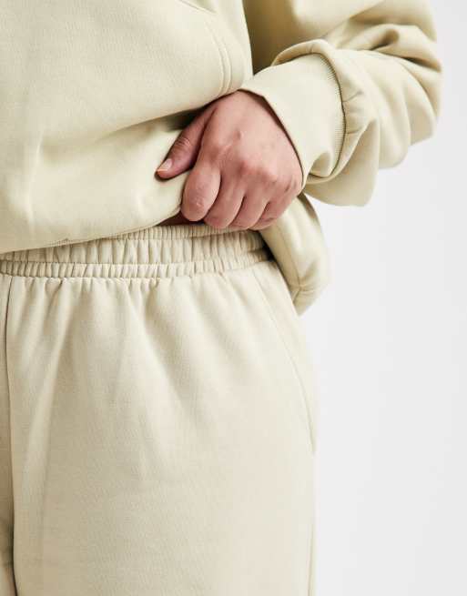 ASOS DESIGN Curve – Olivgröna mjukisbyxor med vida ben och borstad insida, 5 av 5