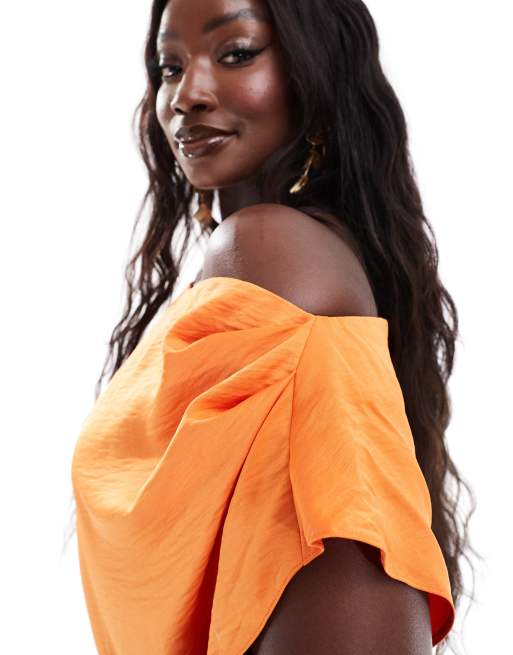 ASOS DESIGN Curve - Orange offshoulder-maxikjole med høj slids i satin - Kun hos ASOS, 4 af 4